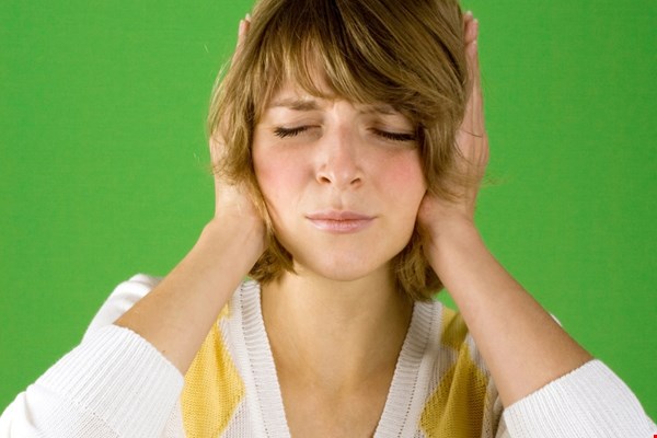 Van gespannen kaken tot vermoeide hoofden – dit zijn stresssymptomen die vrouwen vaak negeren